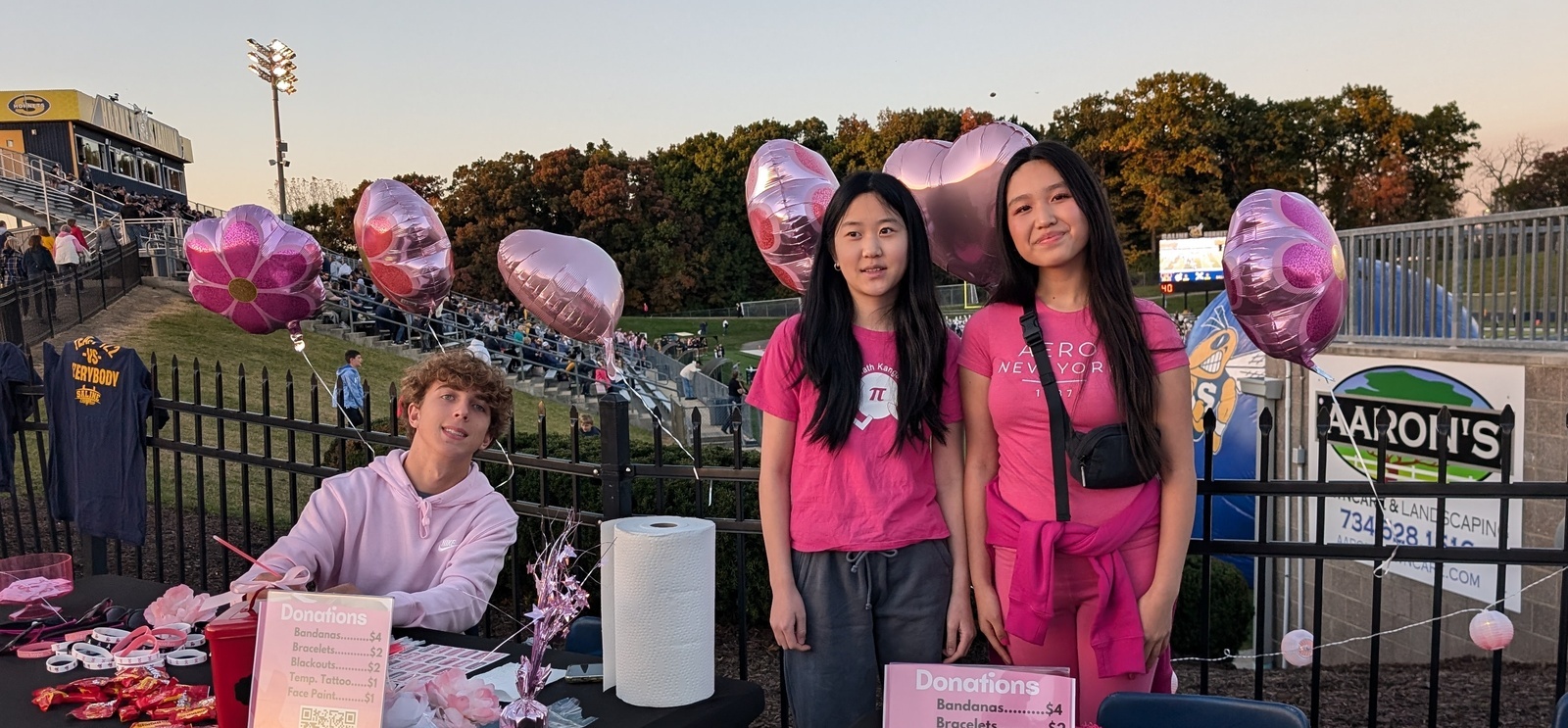 3 students taking donations